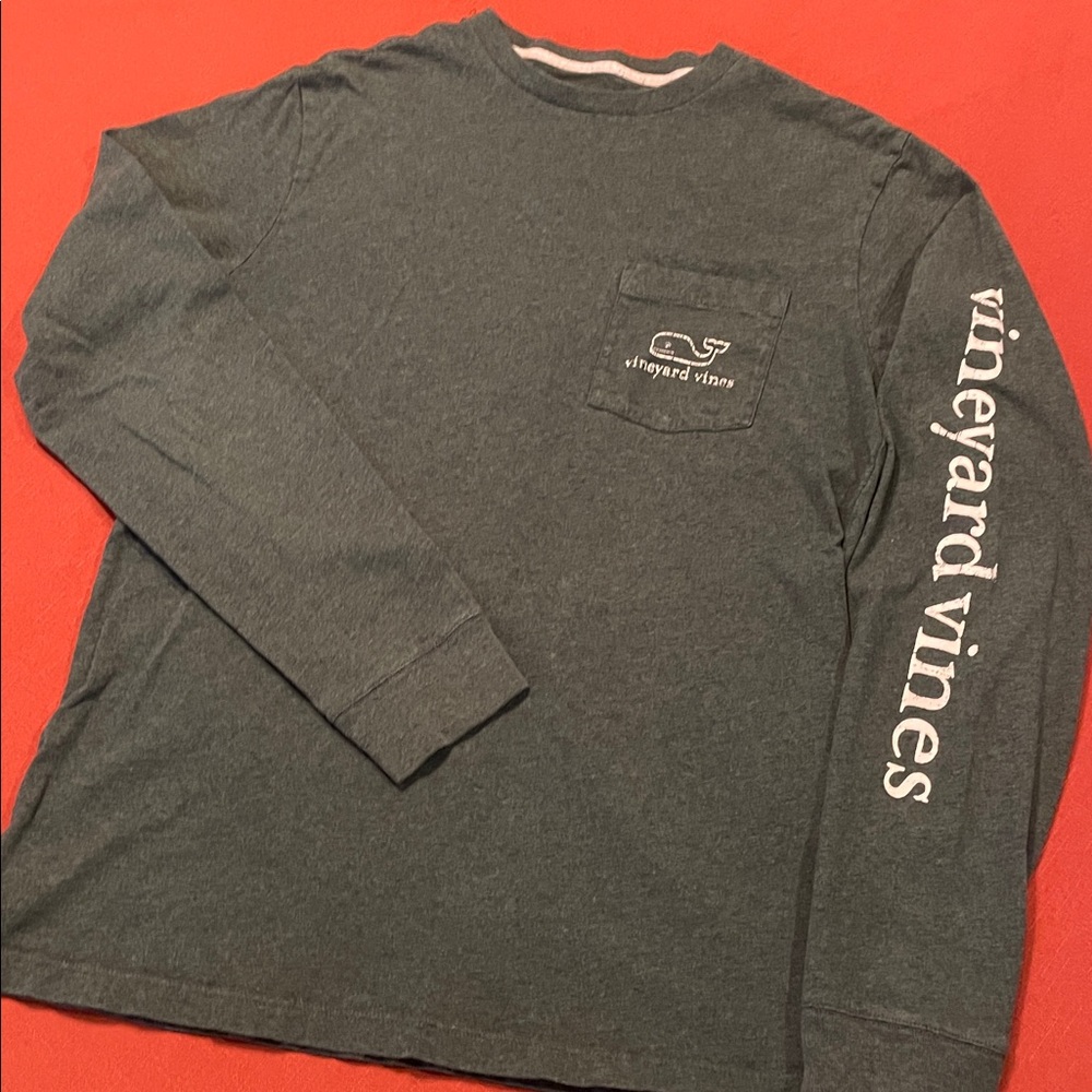 Vineyard Vines Men’s long sleeved Pocket T shirt - size XS